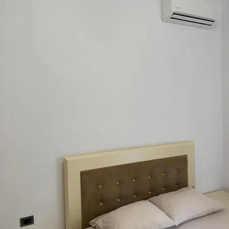 Marika מלון גולם