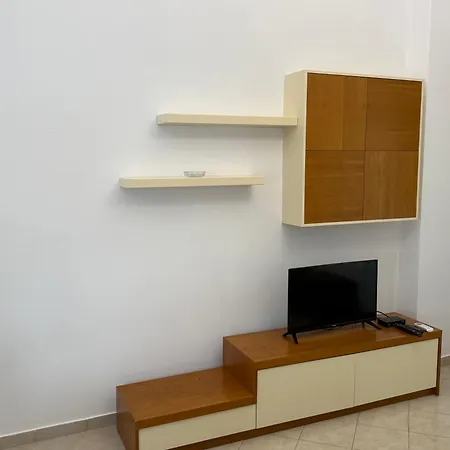 Marika מלון גולם